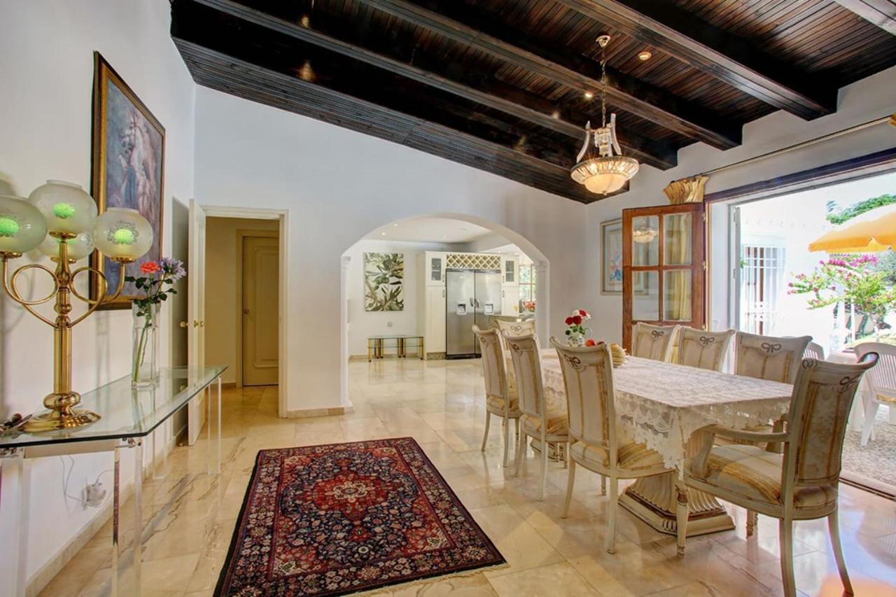 Exclusive Villa Las Palmeras Puerto Banus With Heated Private Swimming Pool, Marbella, Spain Exterior foto